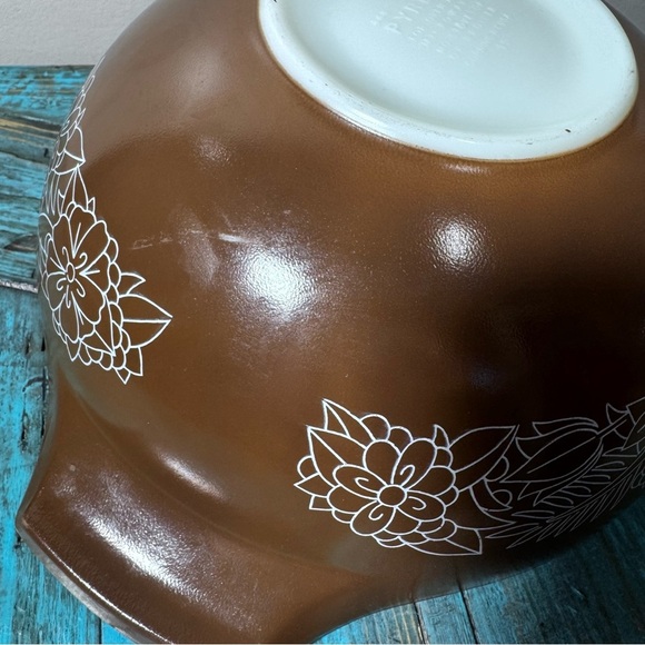 Pyrex Midcentury Woodland Brown Mixing Serving Bowls - Picture 6 of 13